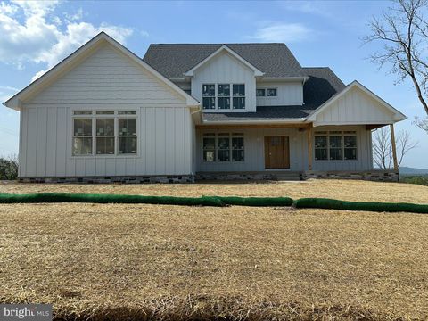 265 HAVENTREE TERRACE FALLING WATERS WV 25419
