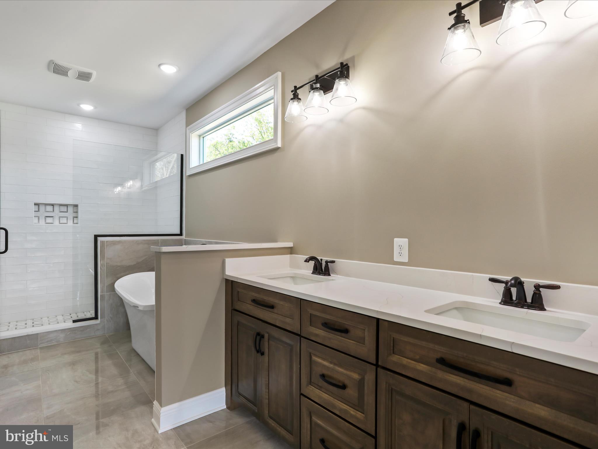 BELLA VISTA - Residential