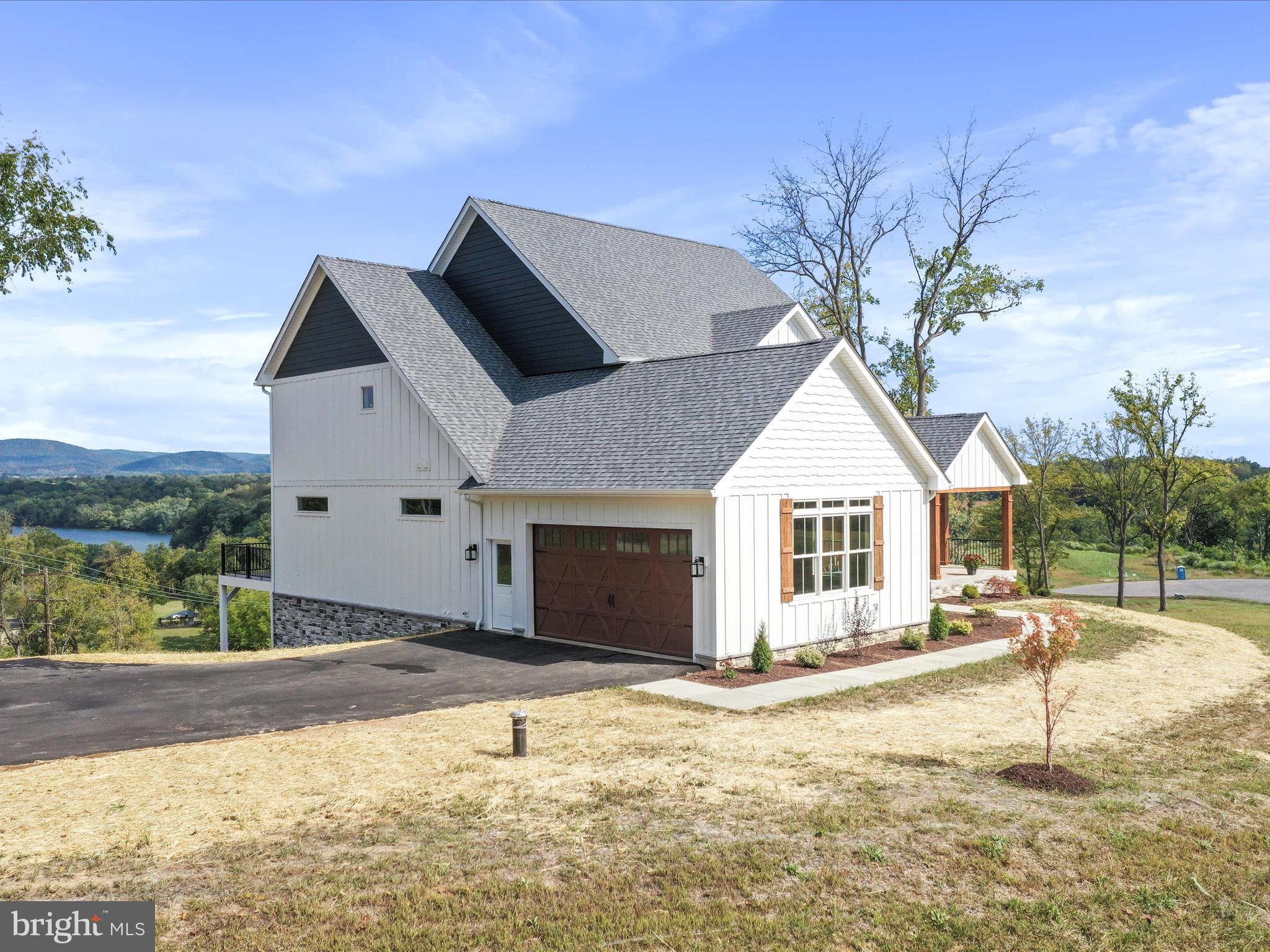 BELLA VISTA - Residential