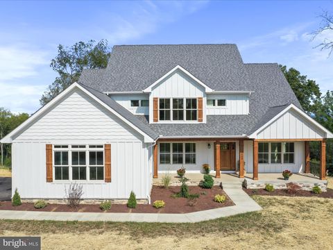 265 HAVENTREE TERRACE FALLING WATERS WV 25419