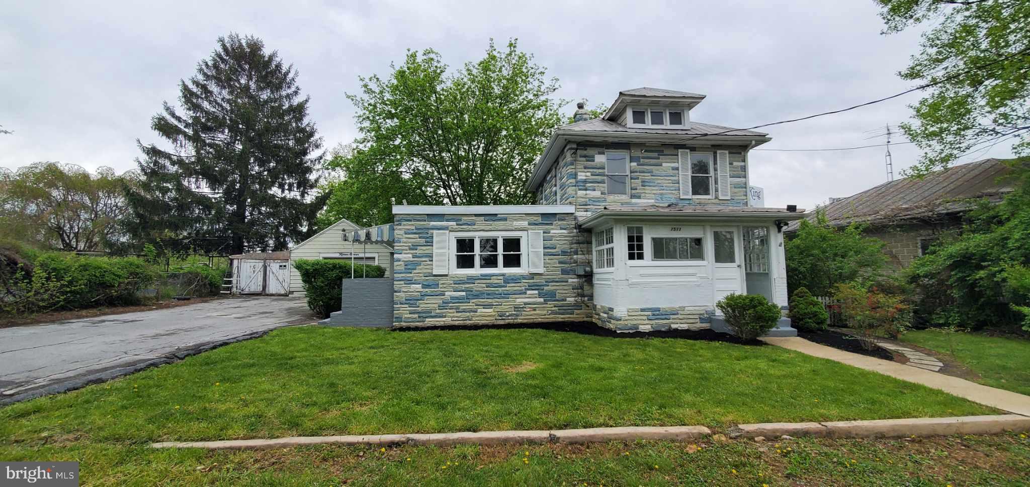 HILLCREST - Residential Income