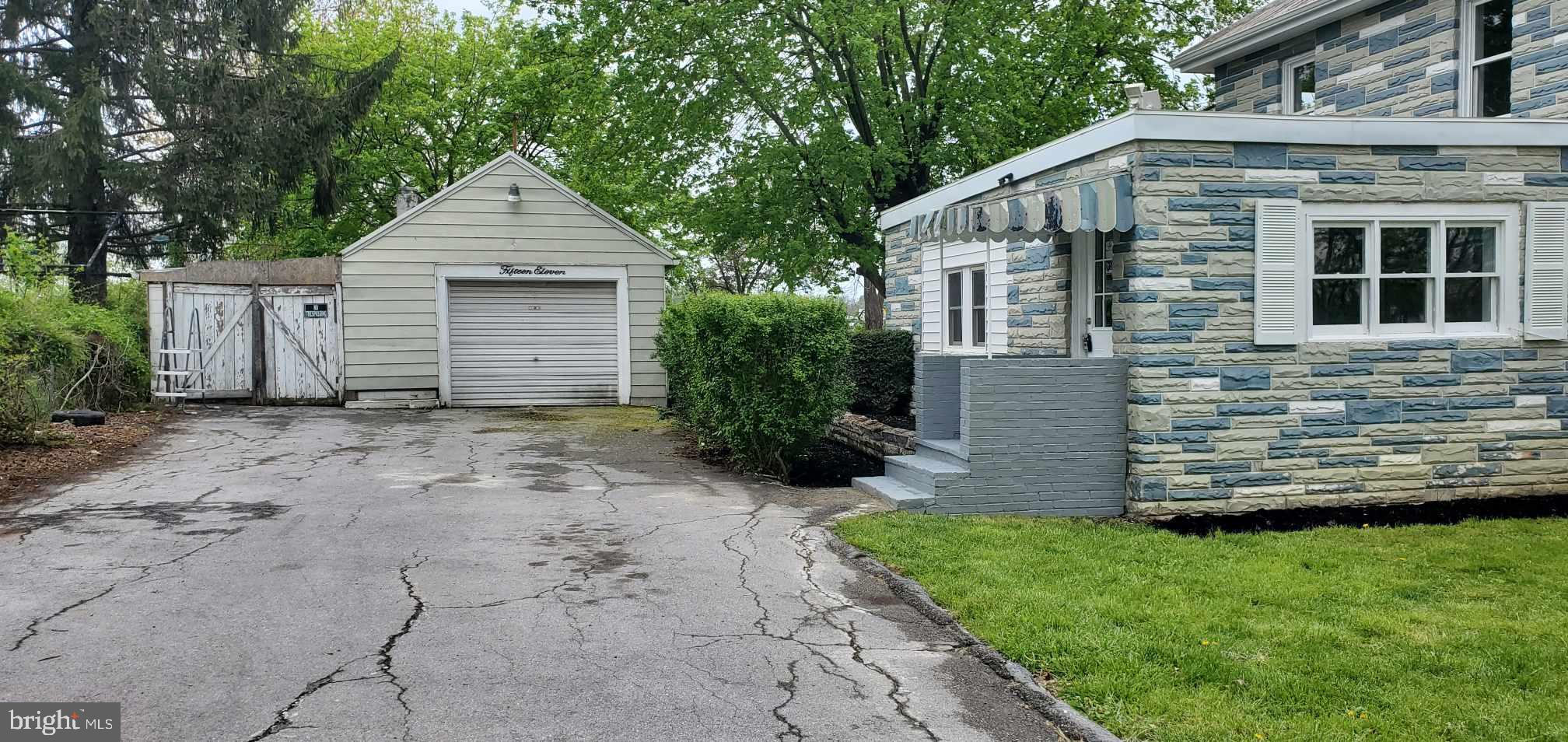 HILLCREST - Residential Income