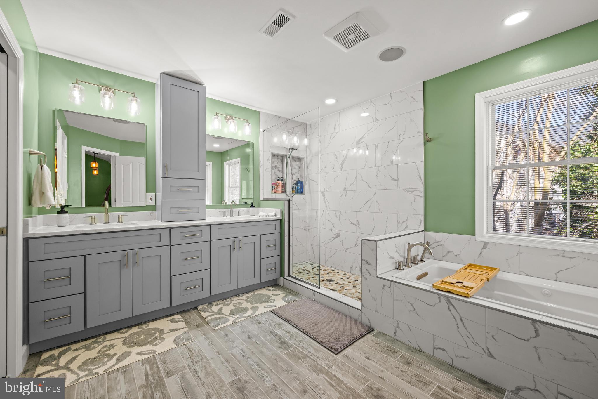 TRAILS AT WOODLOT - Residential