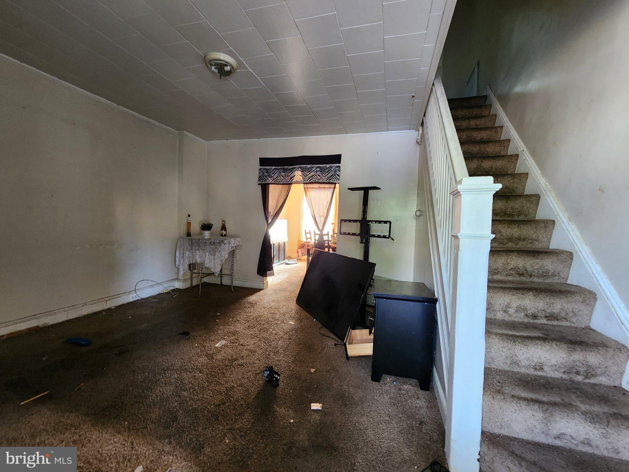 439 N EAST AVENUE