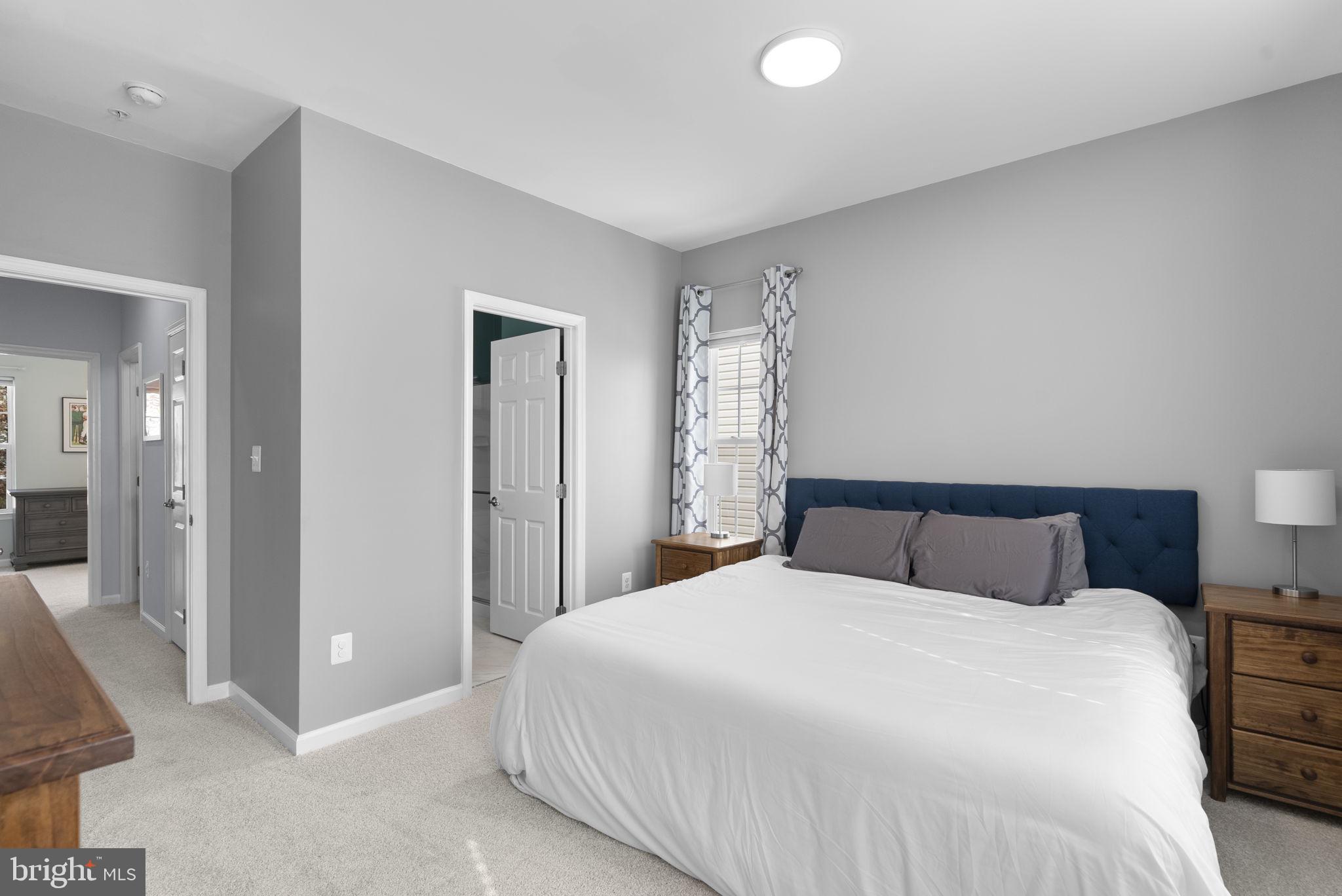 HOWARD SQUARE - Residential