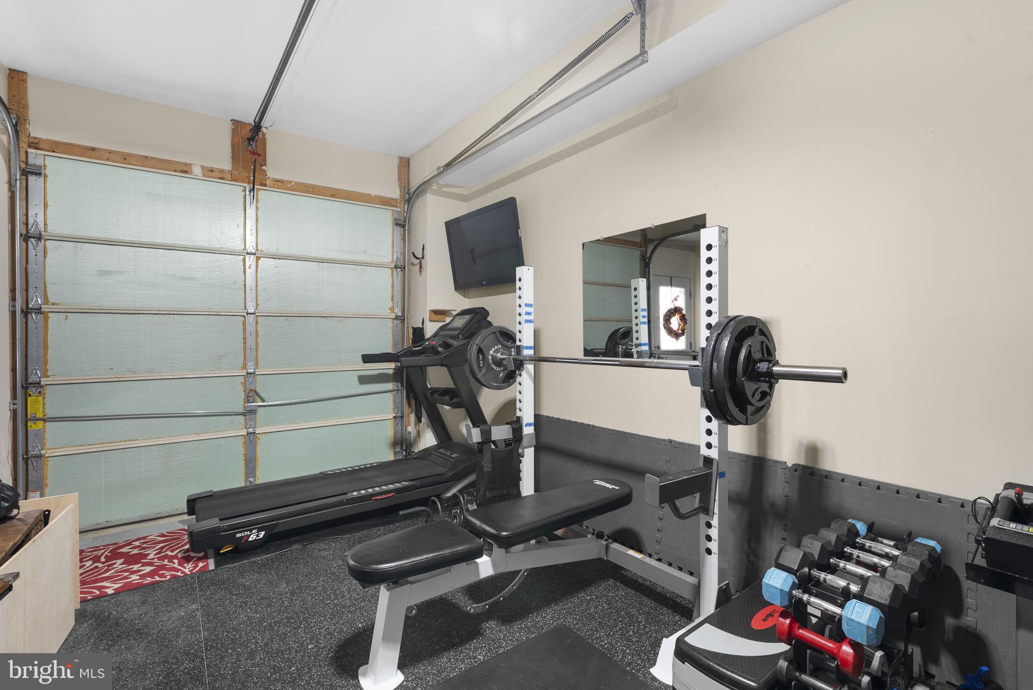 HOWARD SQUARE - Residential