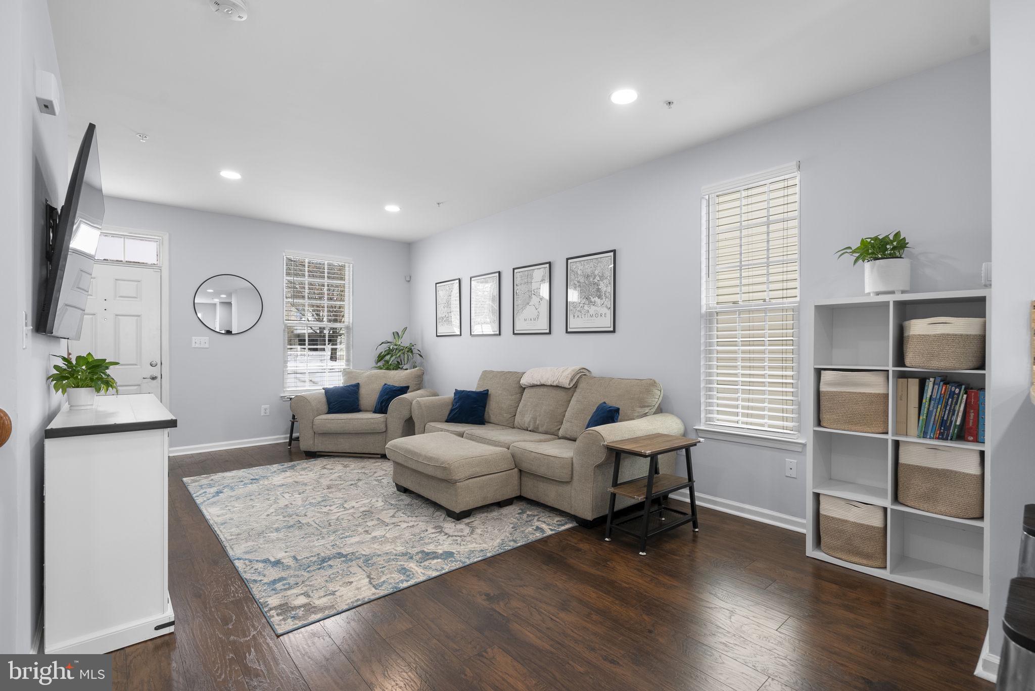 HOWARD SQUARE - Residential