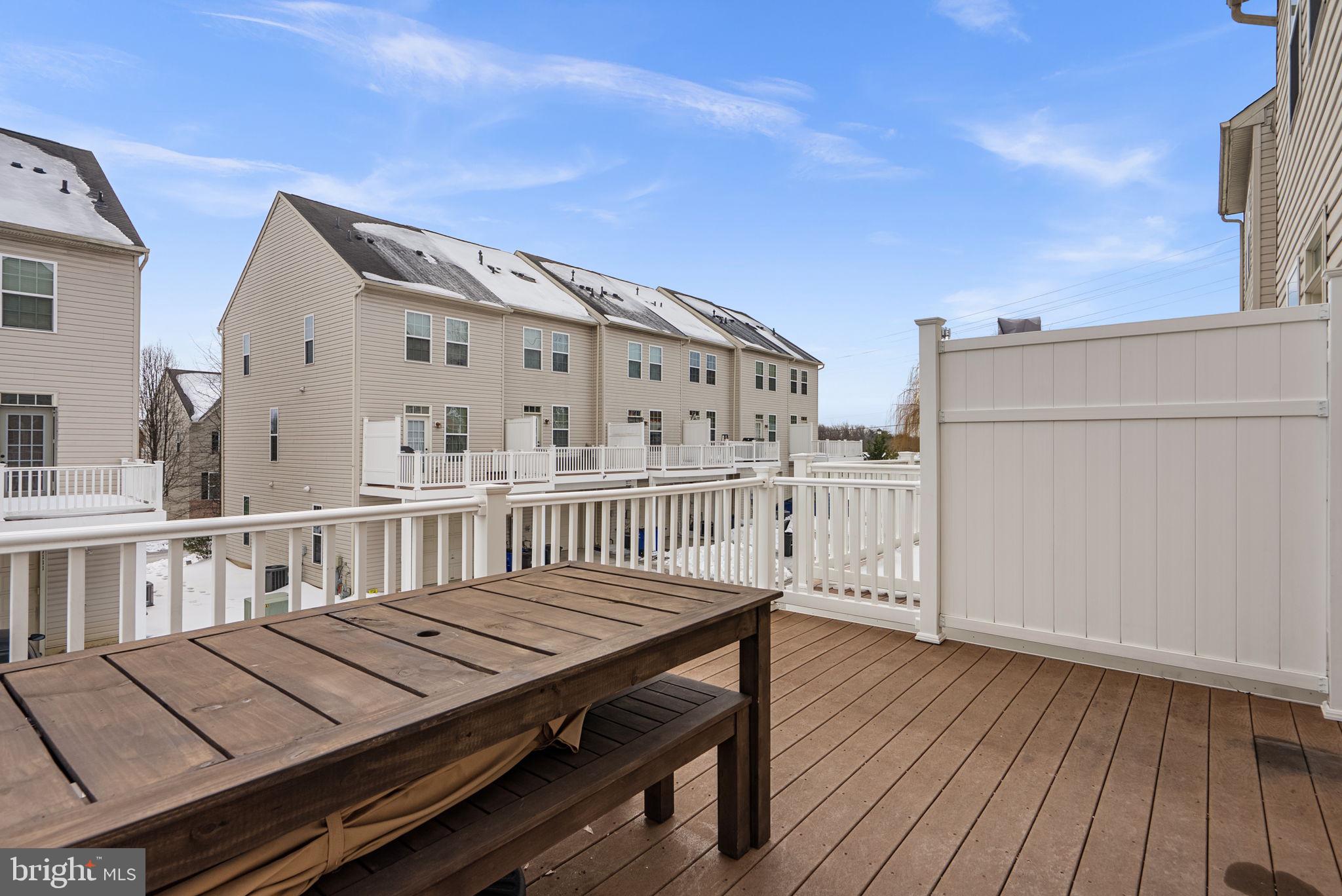 HOWARD SQUARE - Residential