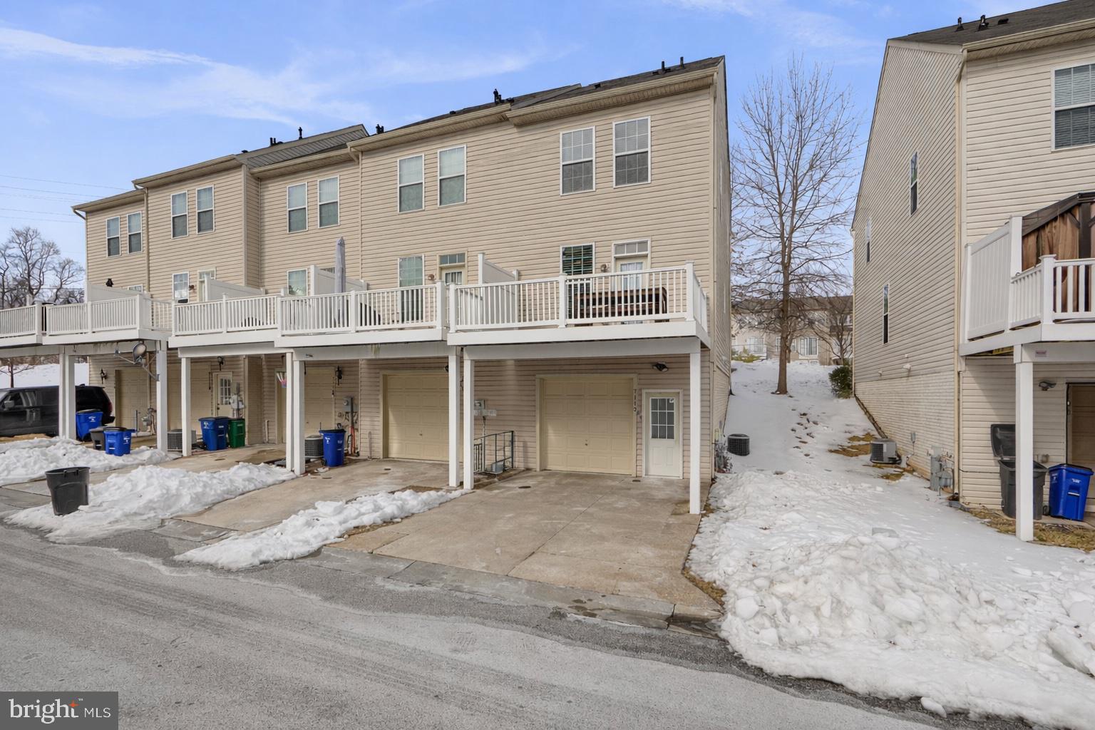 HOWARD SQUARE - Residential