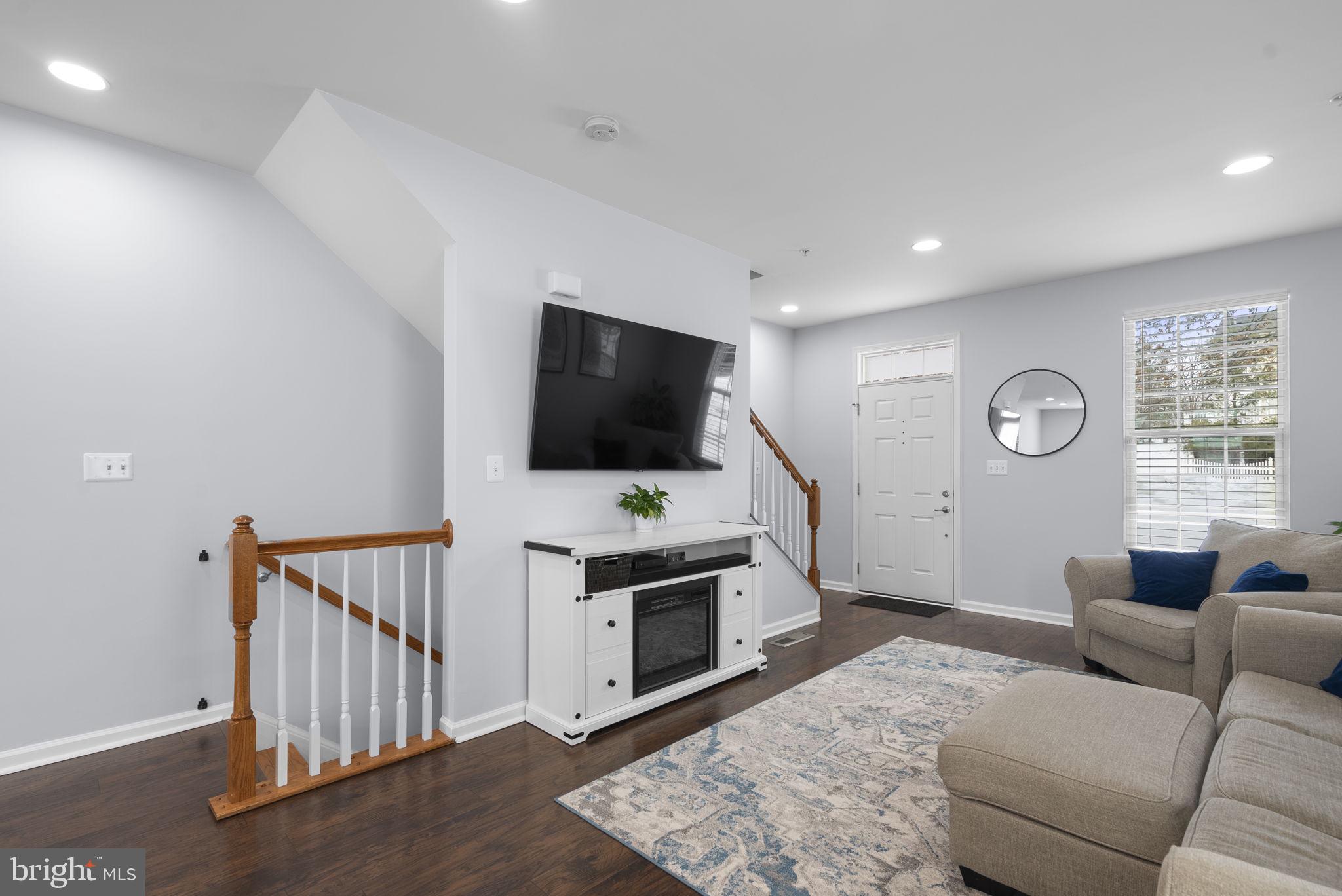 HOWARD SQUARE - Residential