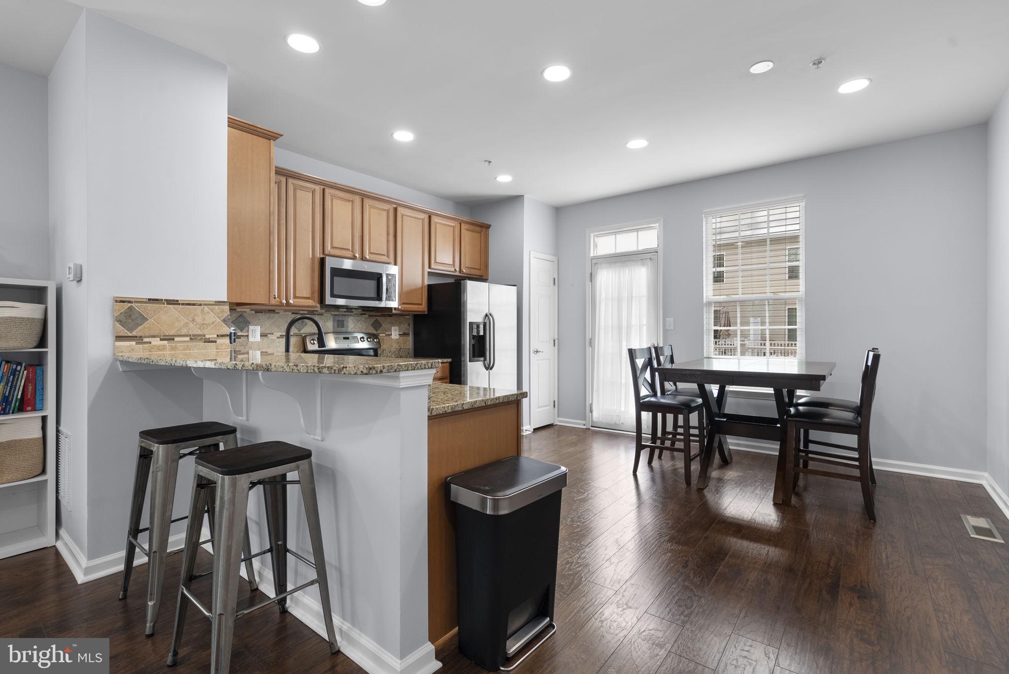 HOWARD SQUARE - Residential