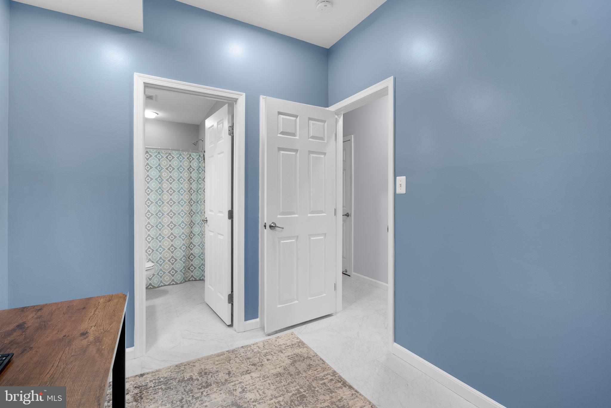 HOWARD SQUARE - Residential