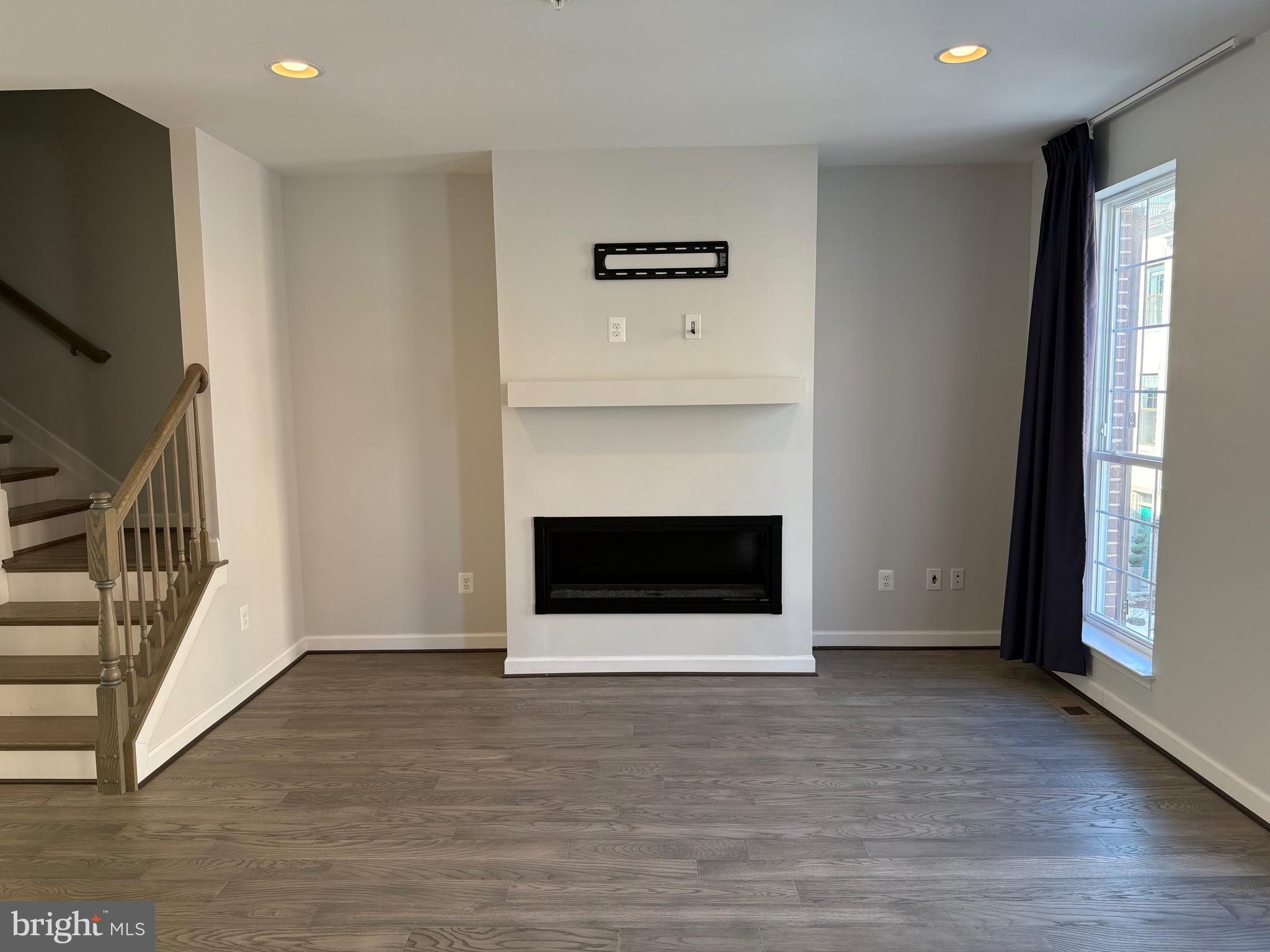 POTOMAC OVERLOOK CONDO - Residential