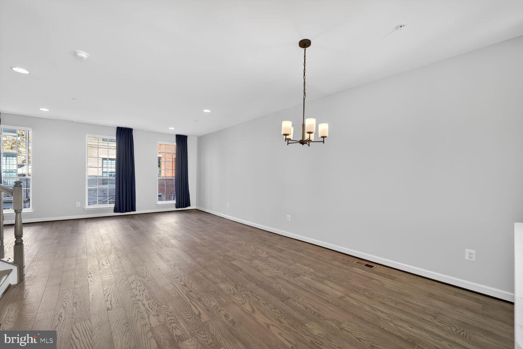 POTOMAC OVERLOOK CONDO - Residential