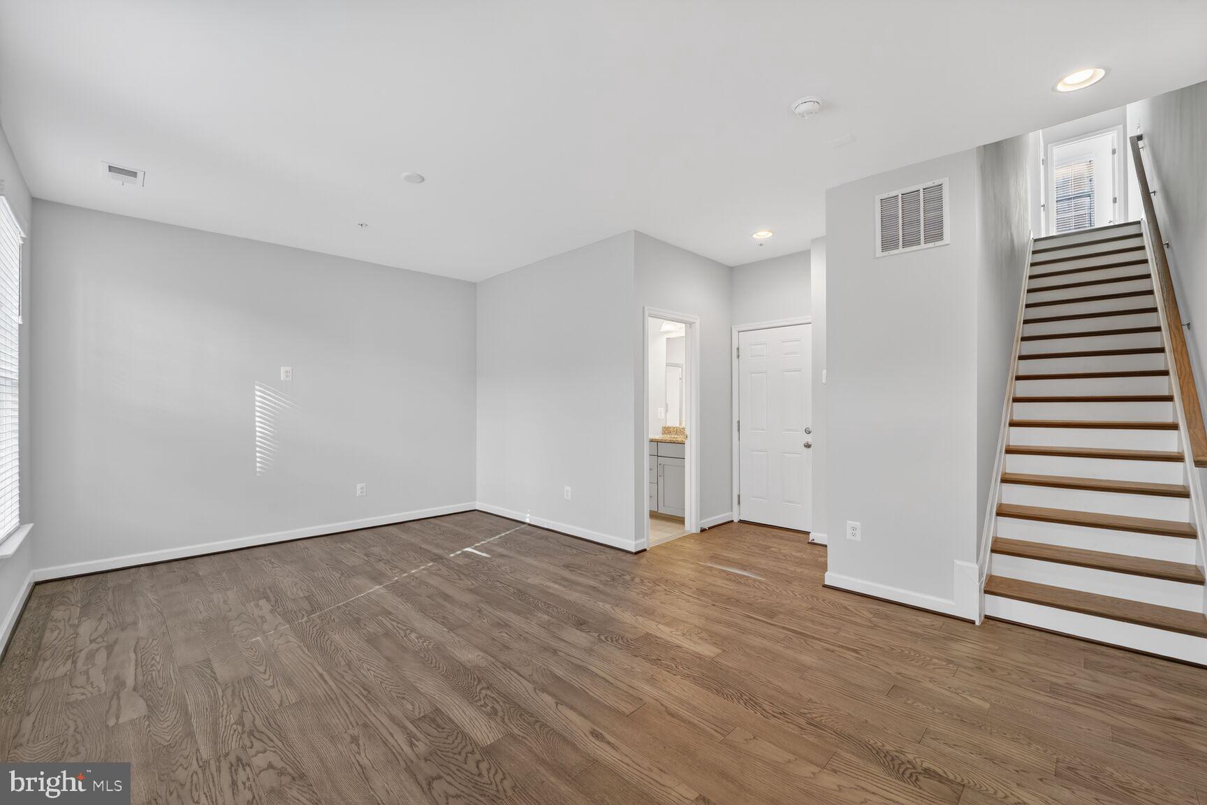 POTOMAC OVERLOOK CONDO - Residential