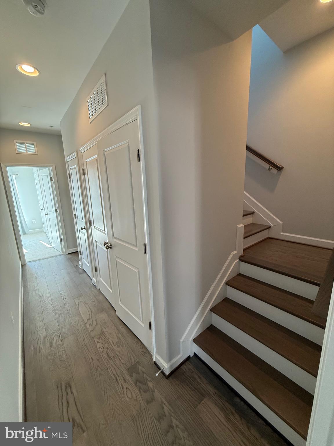 POTOMAC OVERLOOK CONDO - Residential