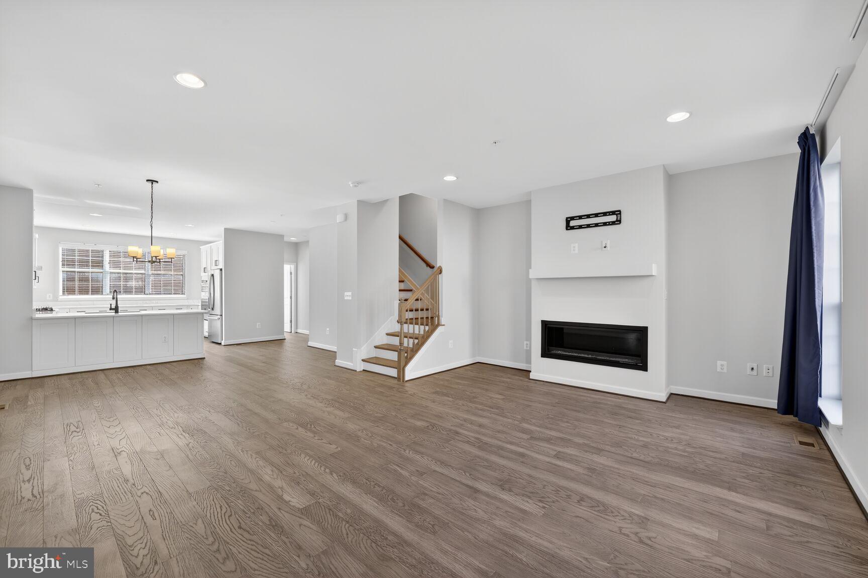 POTOMAC OVERLOOK CONDO - Residential