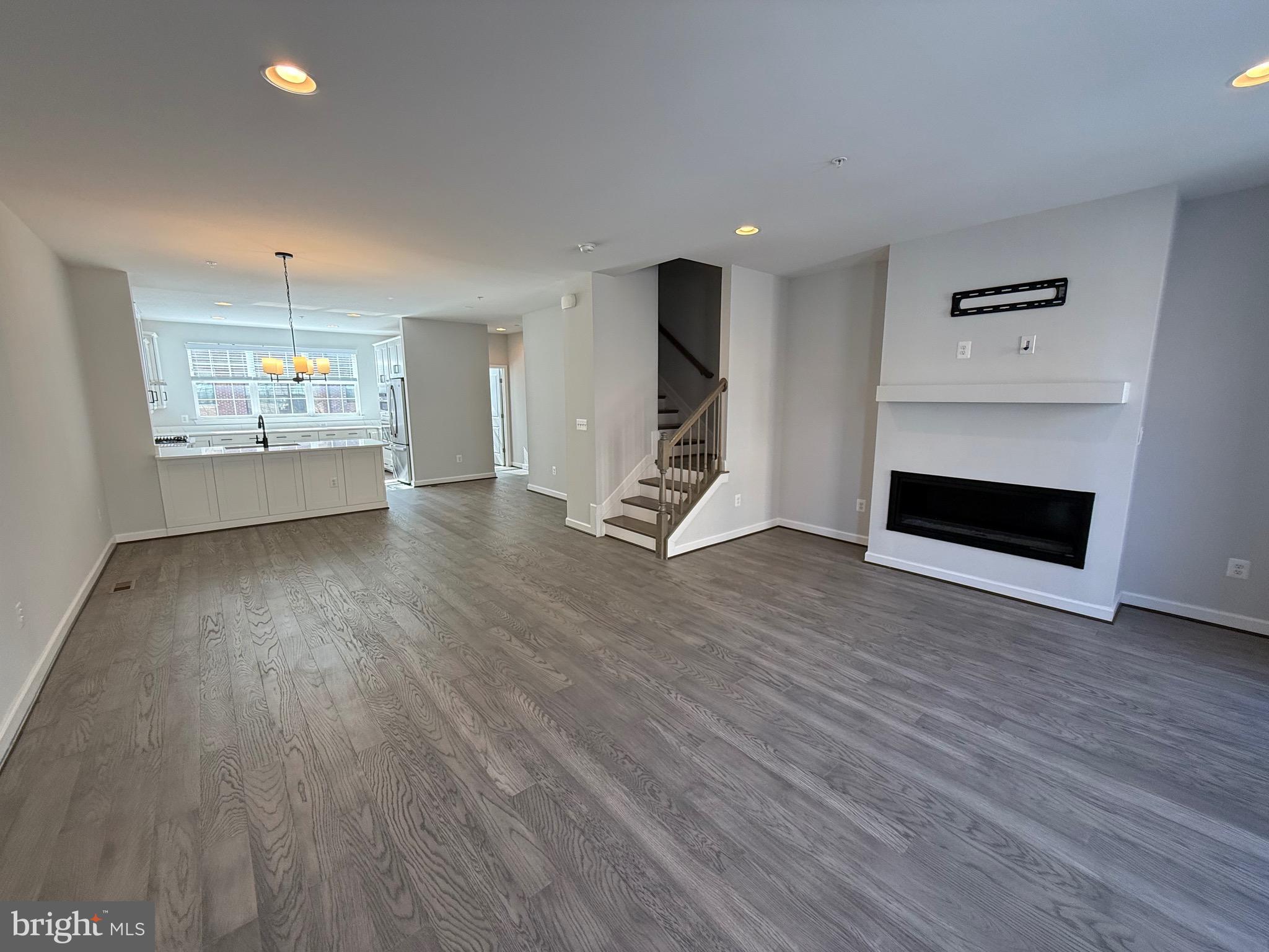 POTOMAC OVERLOOK CONDO - Residential