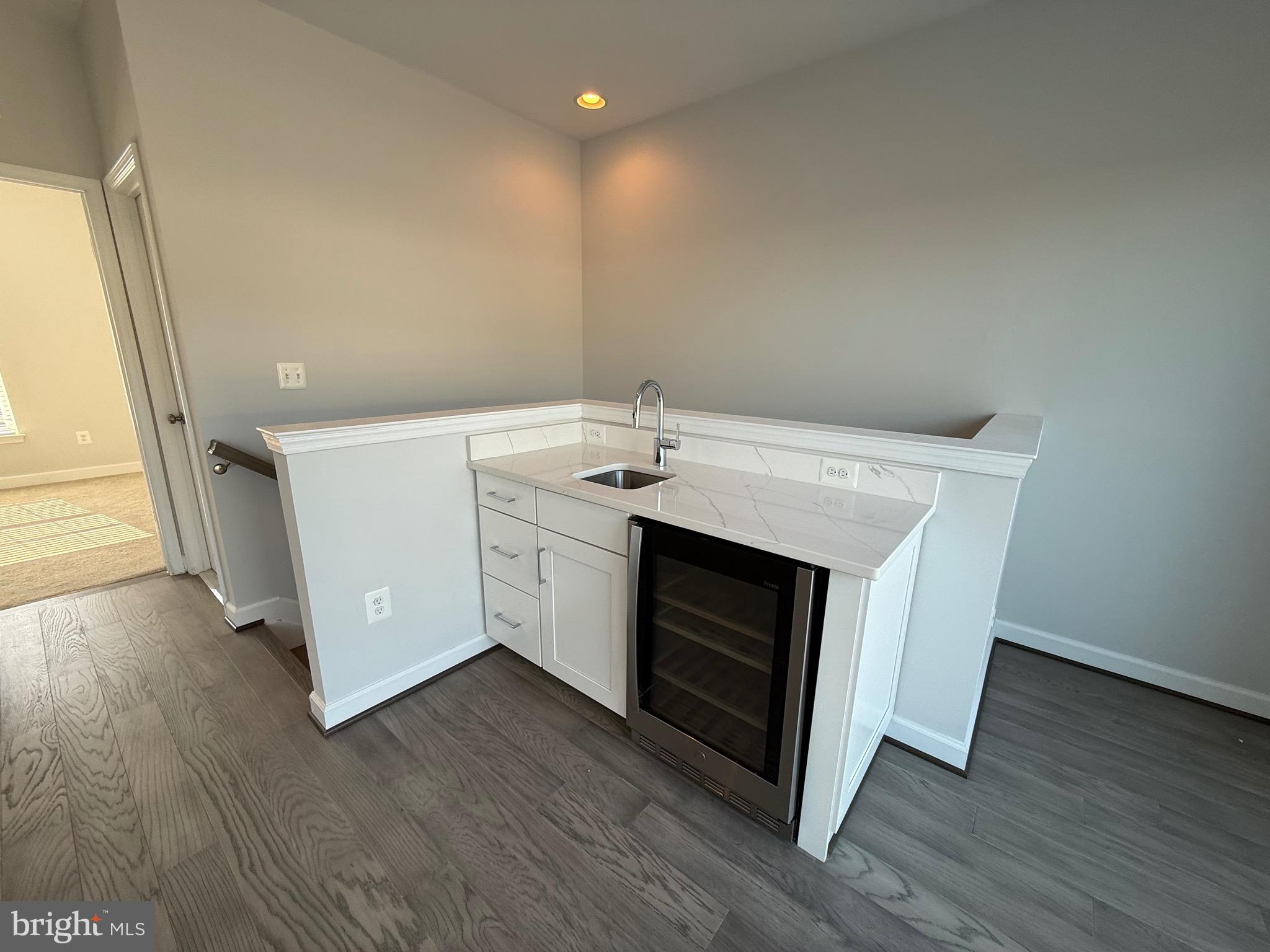 POTOMAC OVERLOOK CONDO - Residential