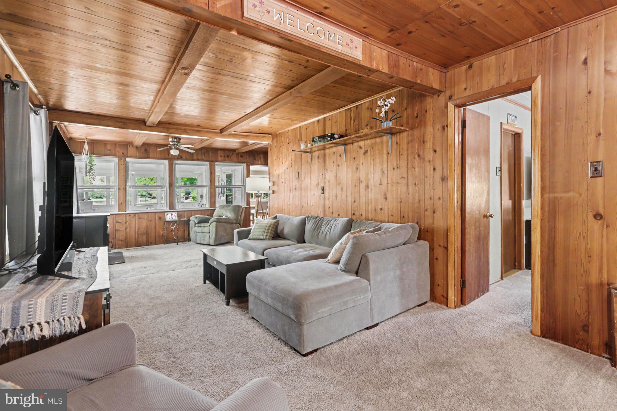 SILVER LAKE - Residential