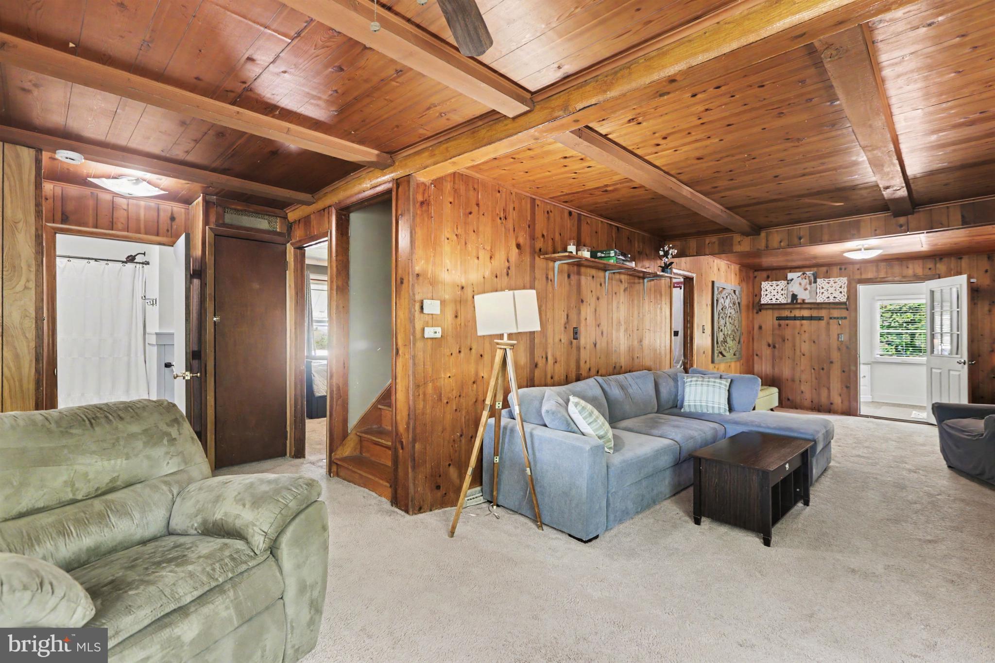 SILVER LAKE - Residential