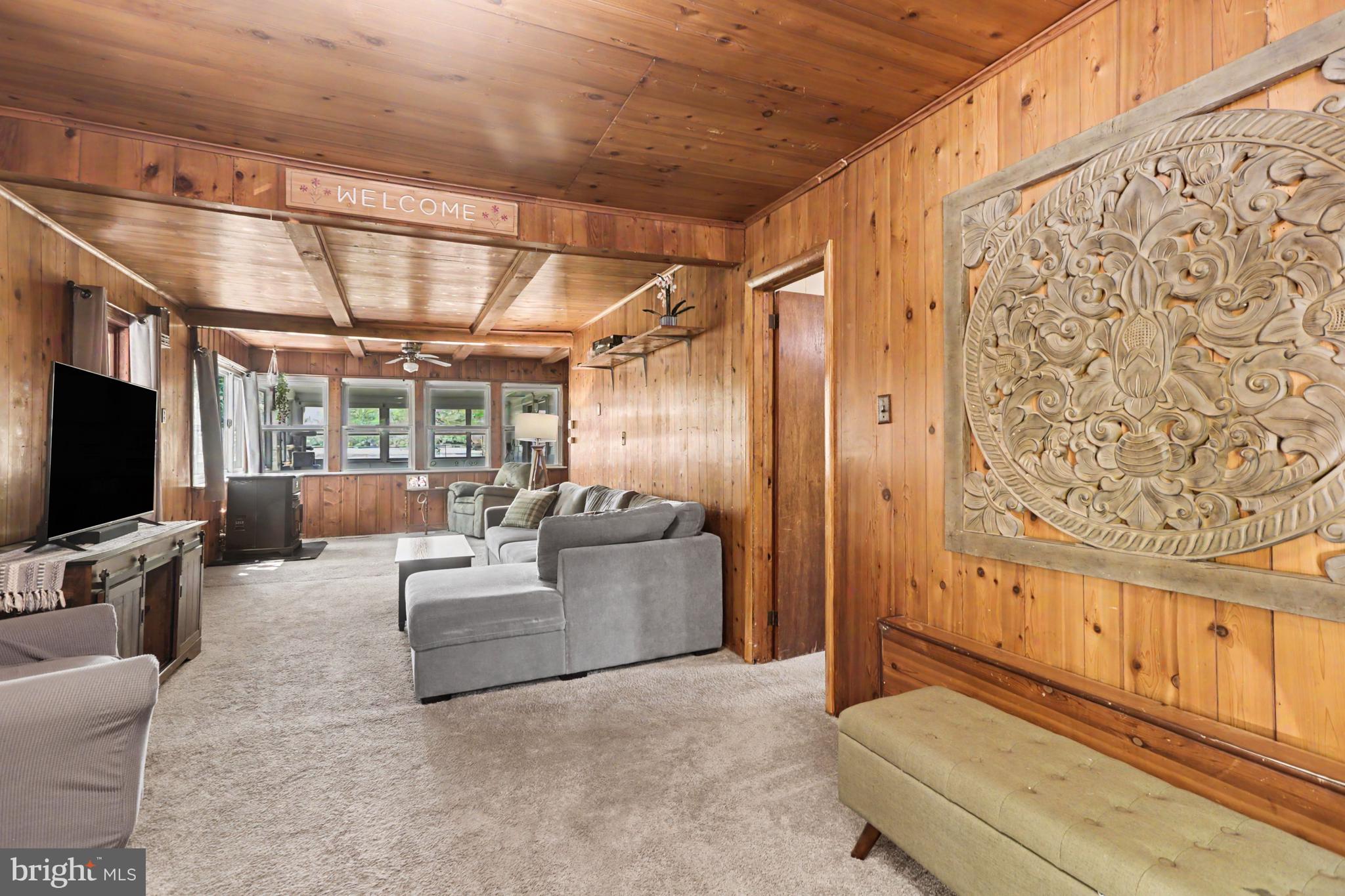 SILVER LAKE - Residential