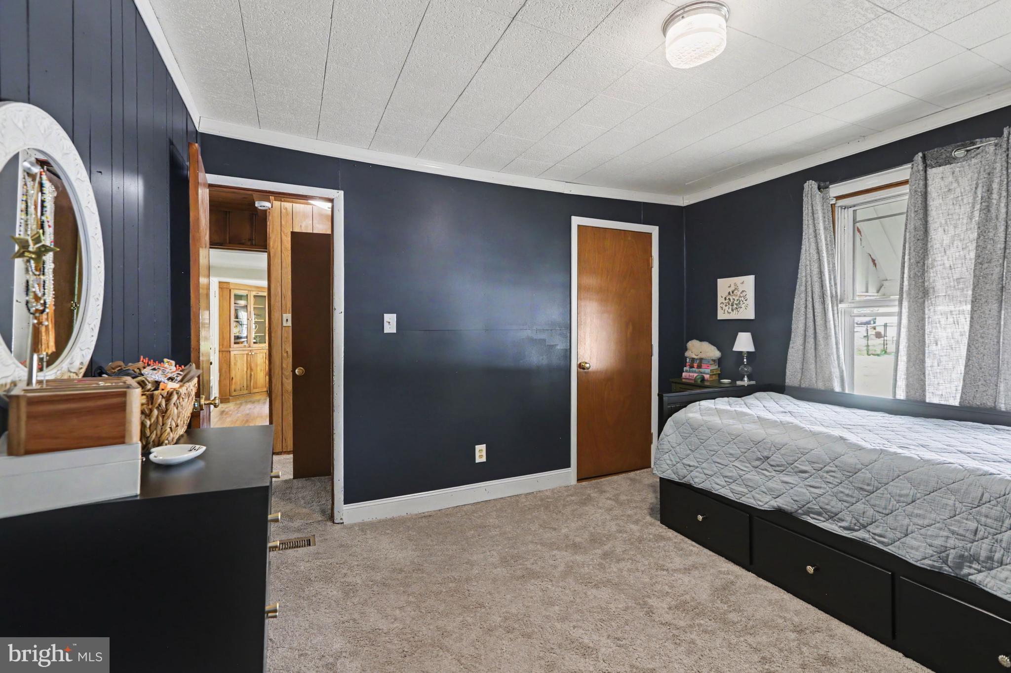 SILVER LAKE - Residential