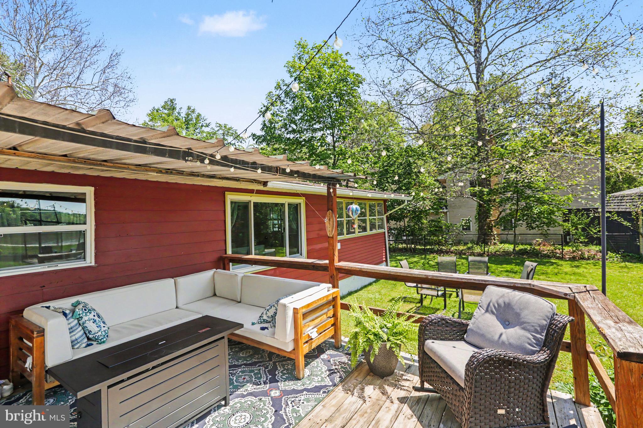 SILVER LAKE - Residential