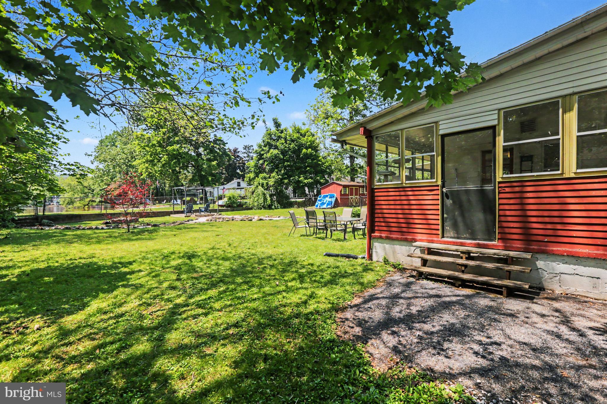 SILVER LAKE - Residential