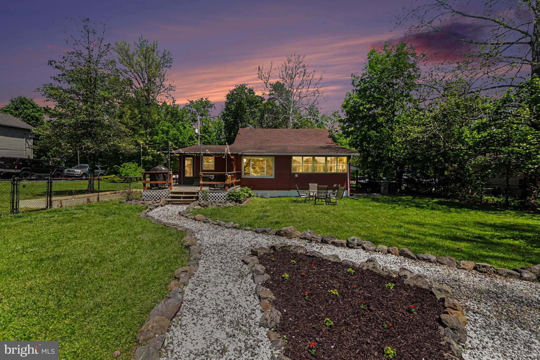 SILVER LAKE - Residential