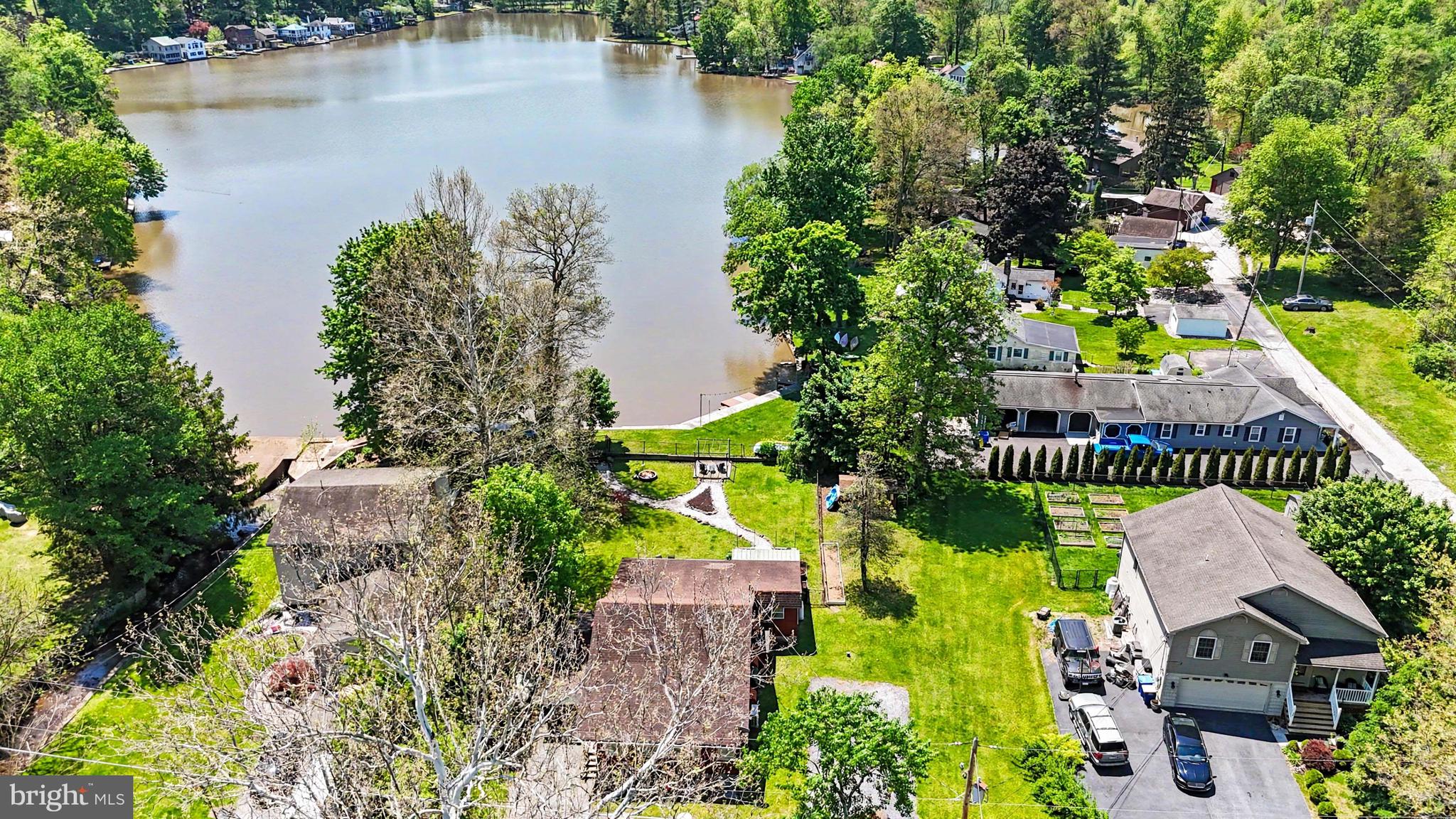 SILVER LAKE - Residential