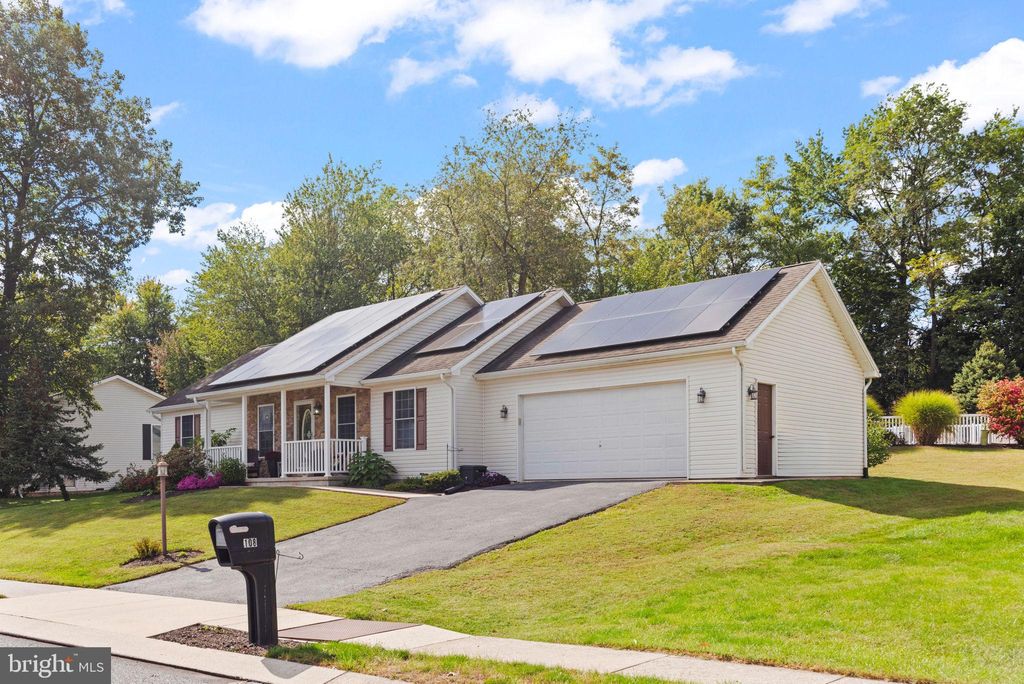 Photo of 108 Alder Court, MANCHESTER, PA 17345 (MLS # PAYK2090912)
