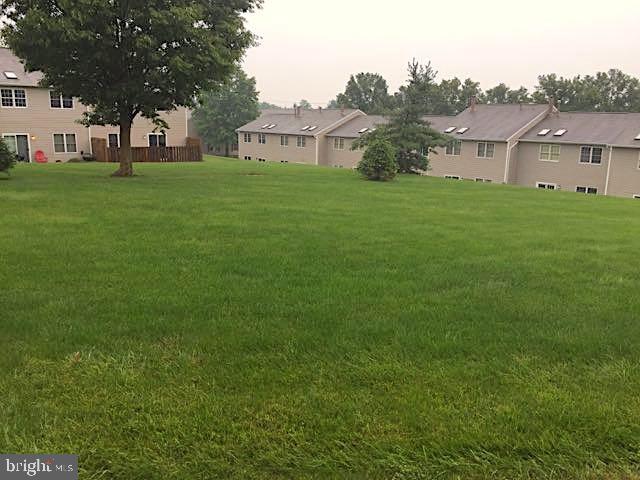 STONEGATE VILLAGE - Residential