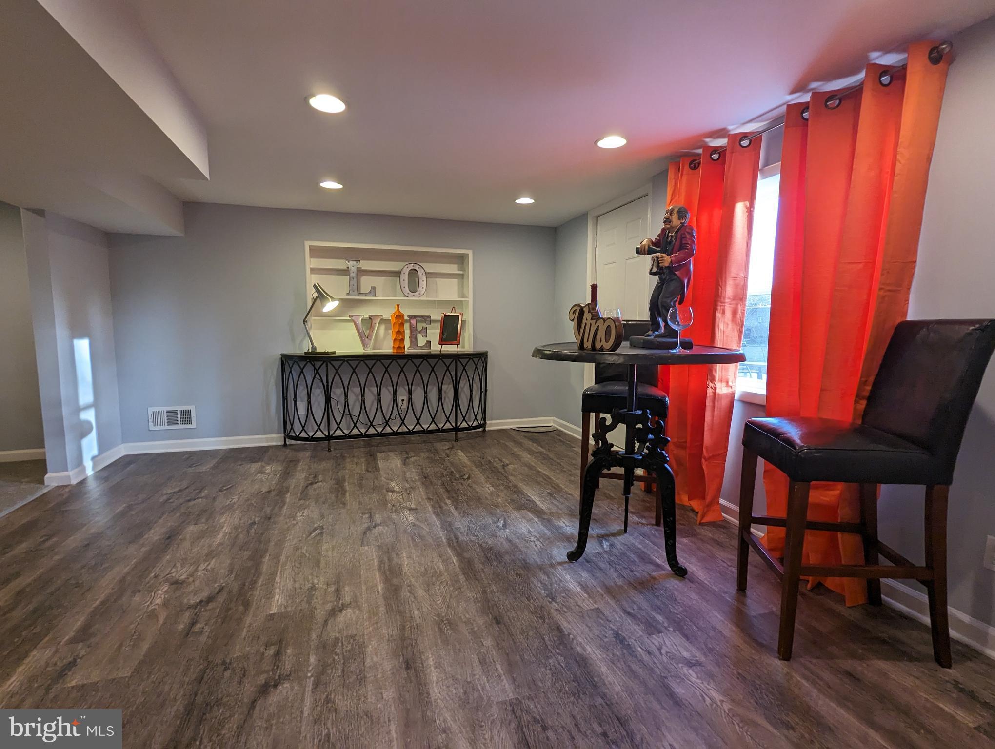 LONGFELLOW - Residential