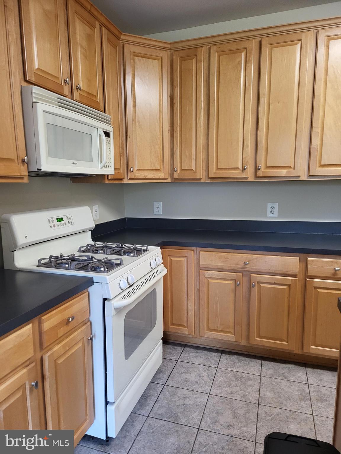 COURTS AT WESCOTT RIDGE - Residential Lease