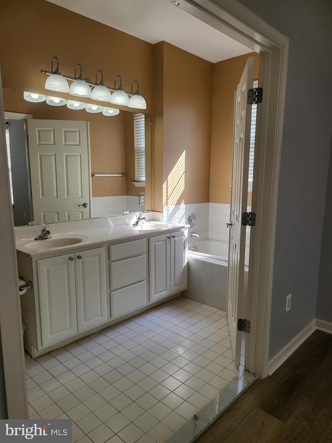 COURTS AT WESCOTT RIDGE - Residential Lease