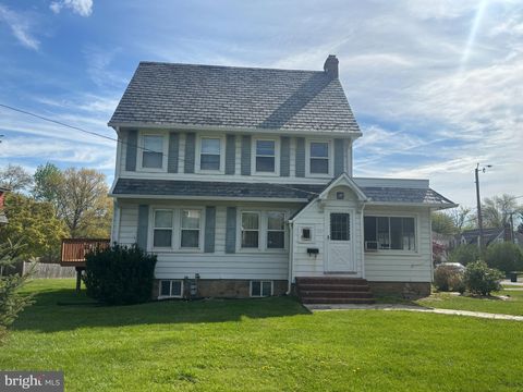 Photo of 115 Hilton Avenue, CATONSVILLE, MD 21228 (MLS # MDBC2157118)