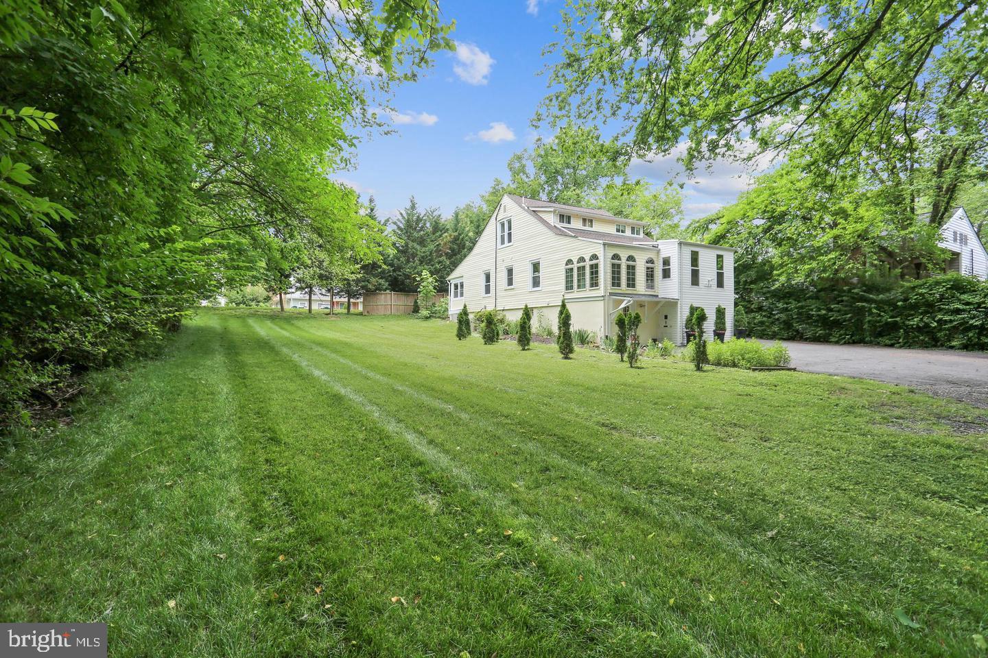 713 MONTGOMERY AVENUE