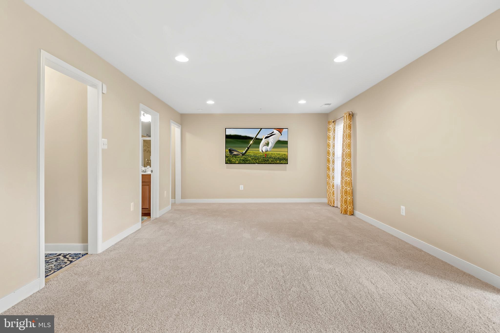 HUNT VALLEY OVERLOOK - Residential