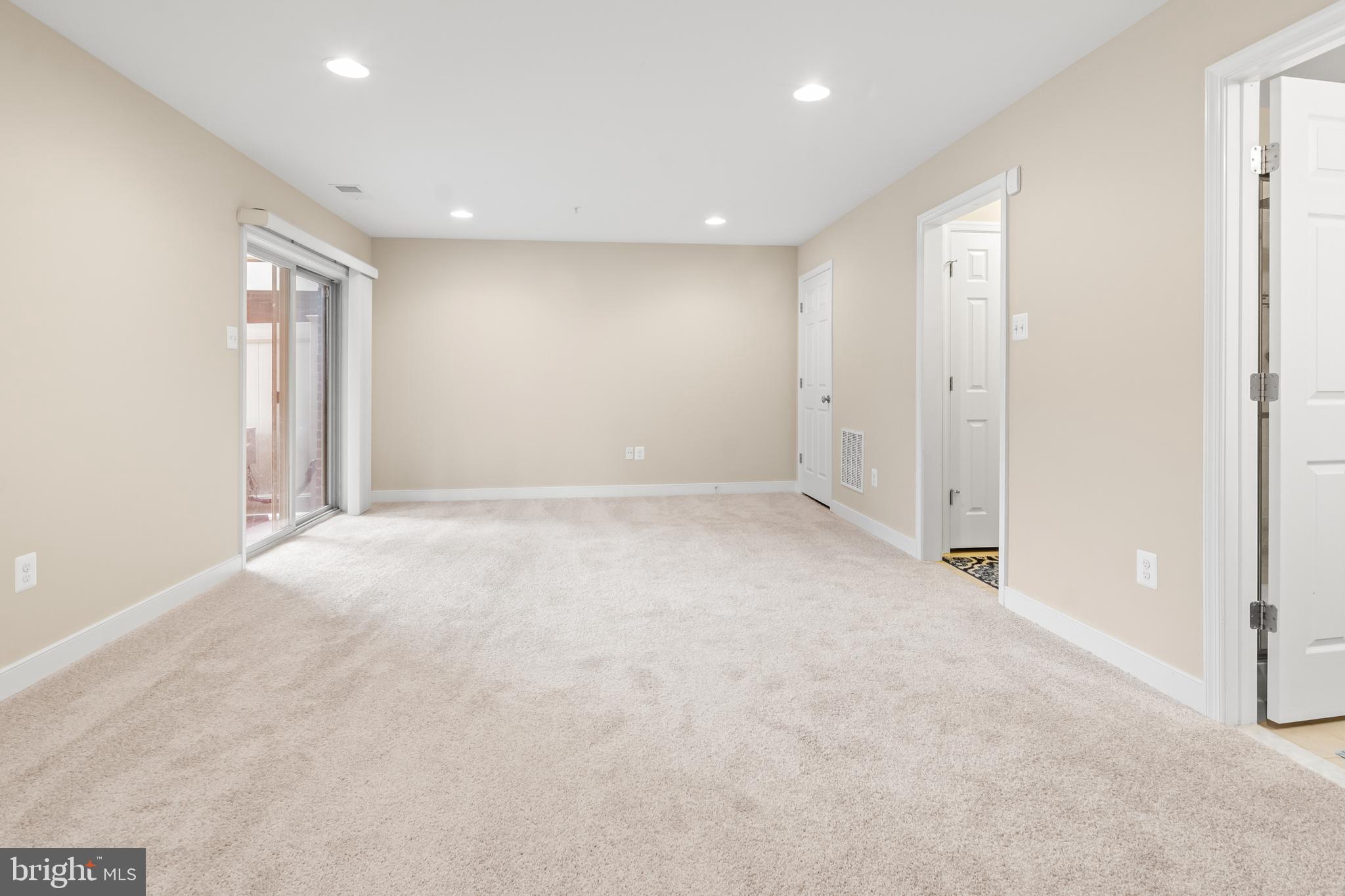 HUNT VALLEY OVERLOOK - Residential