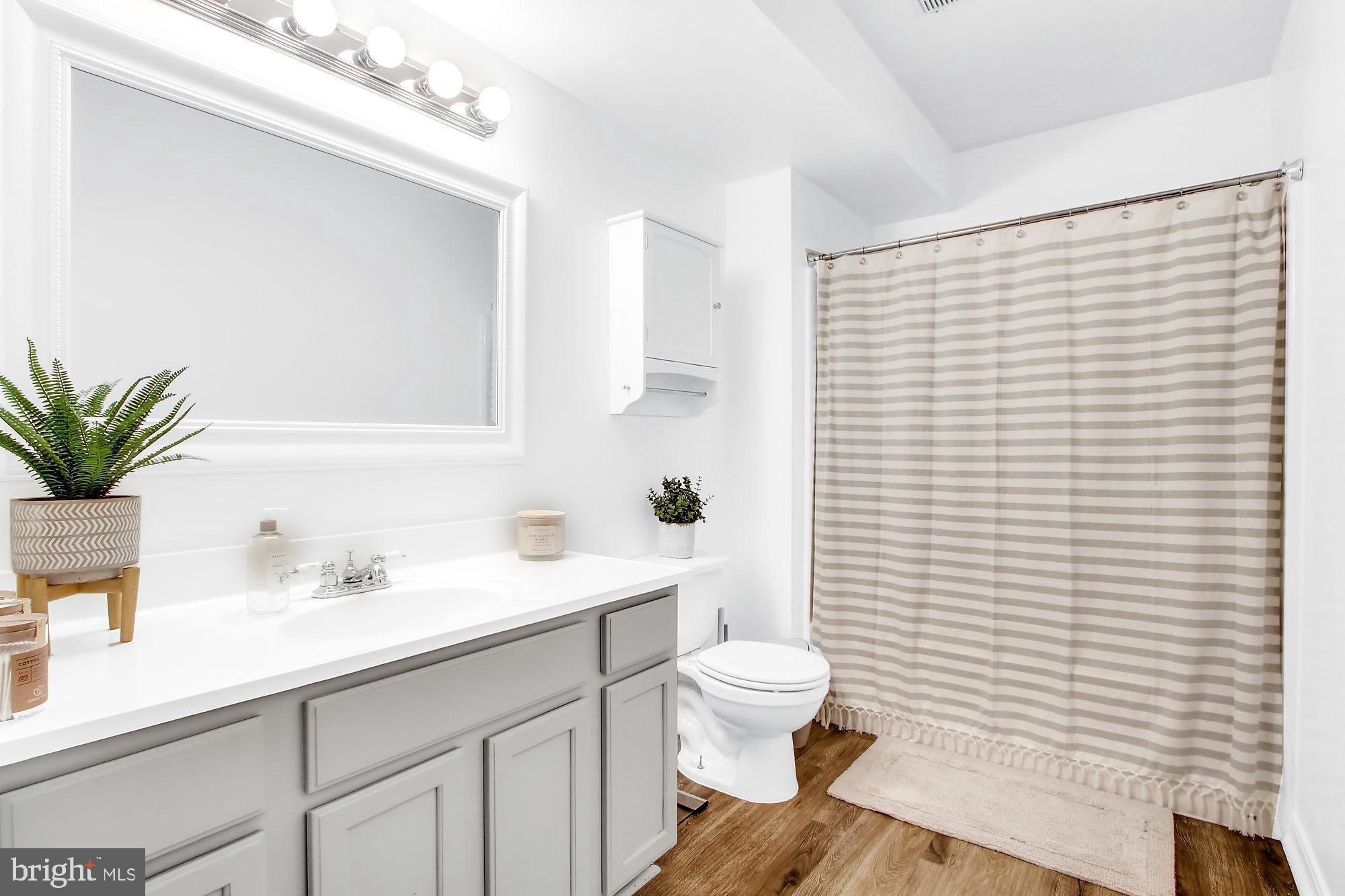 BOULEVARD COMMONS - Residential