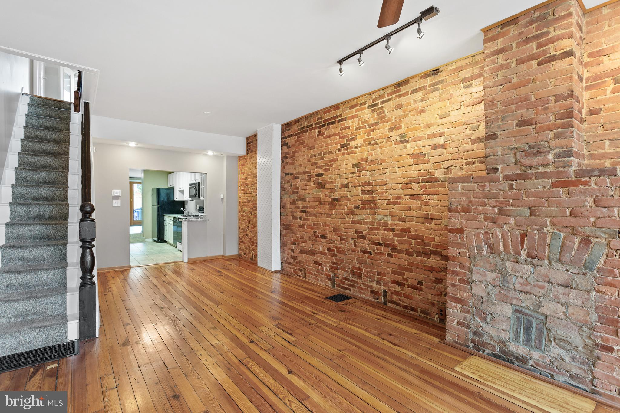 RIVERSIDE - Residential