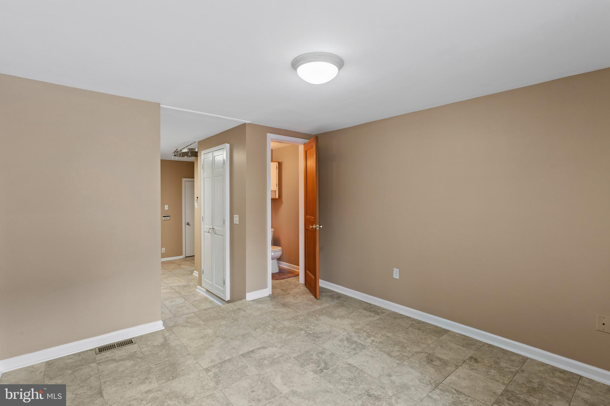 RIVERSIDE - Residential