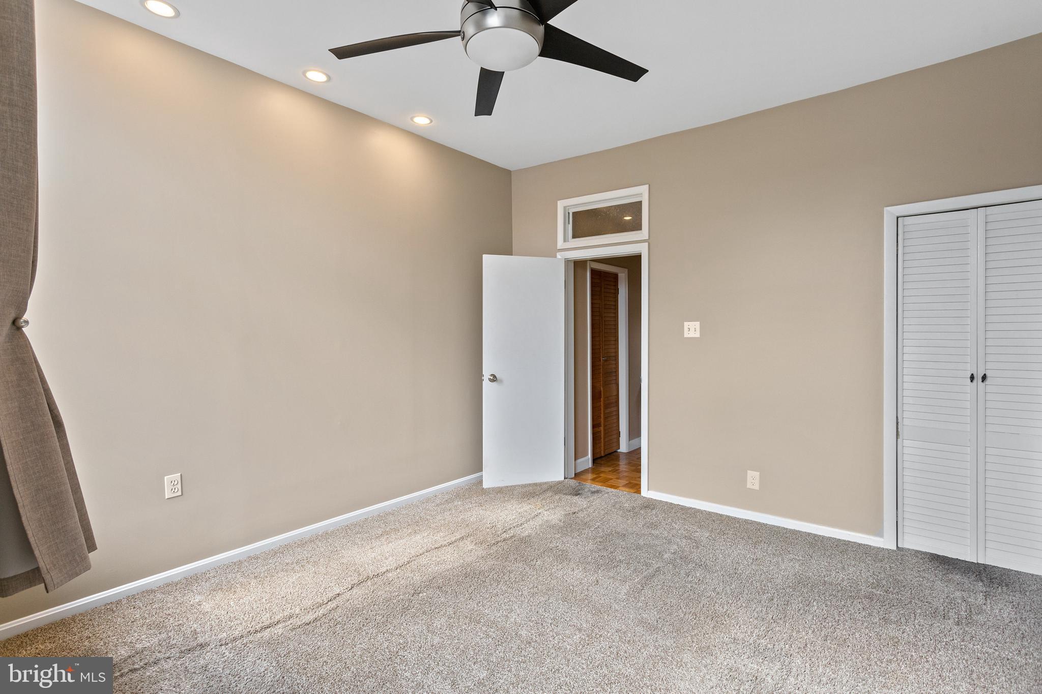 RIVERSIDE - Residential