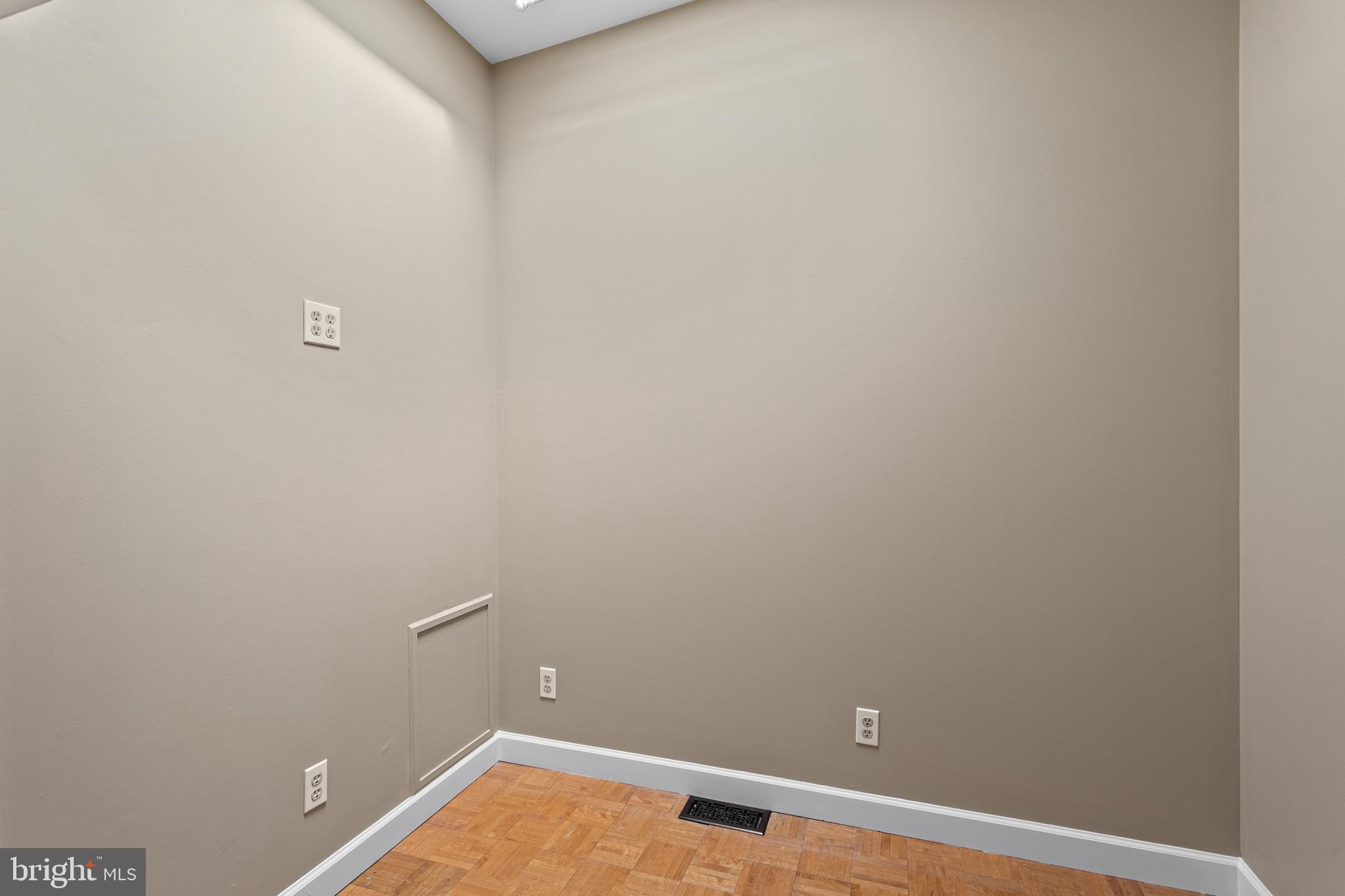 RIVERSIDE - Residential