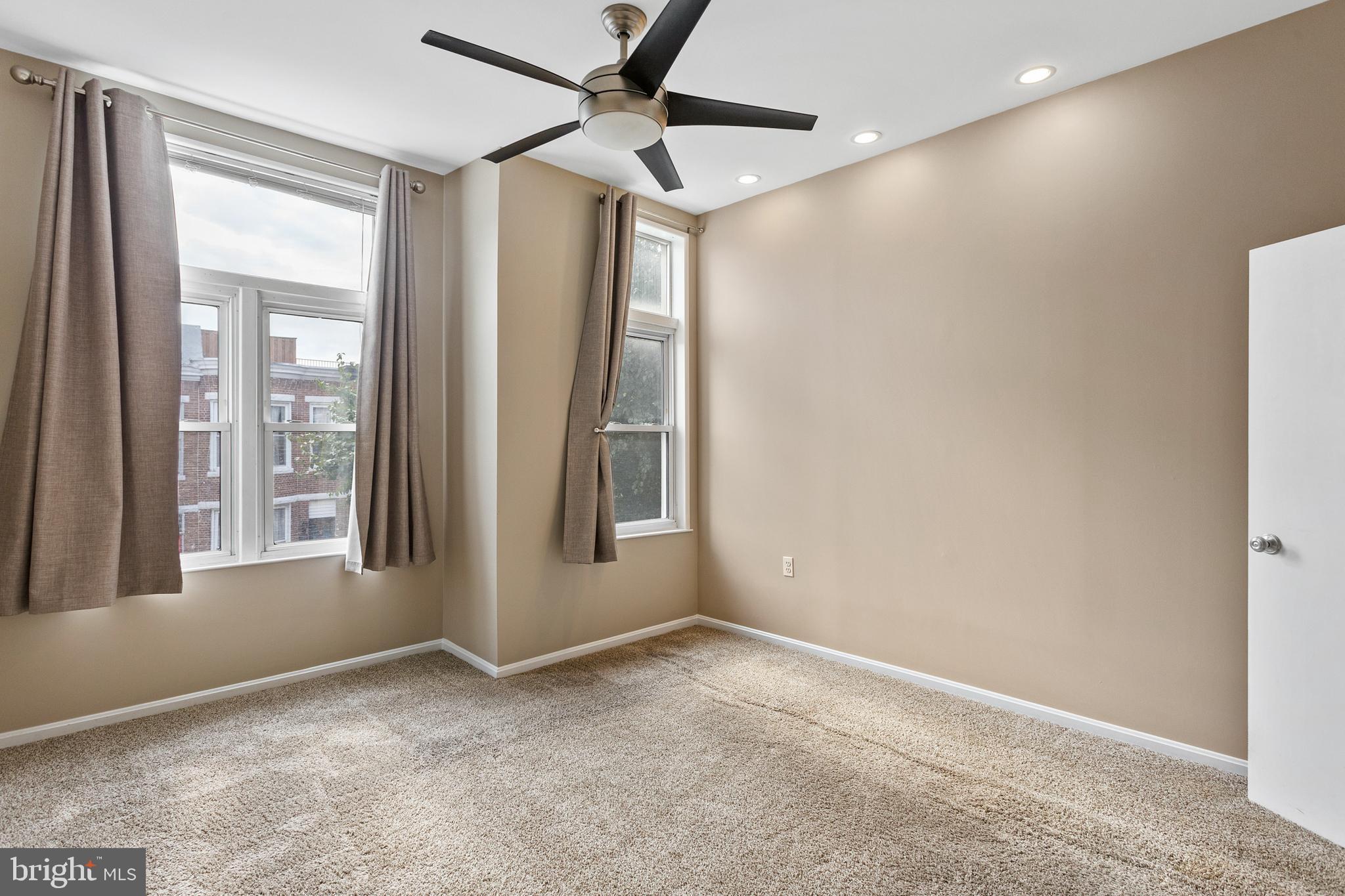 RIVERSIDE - Residential