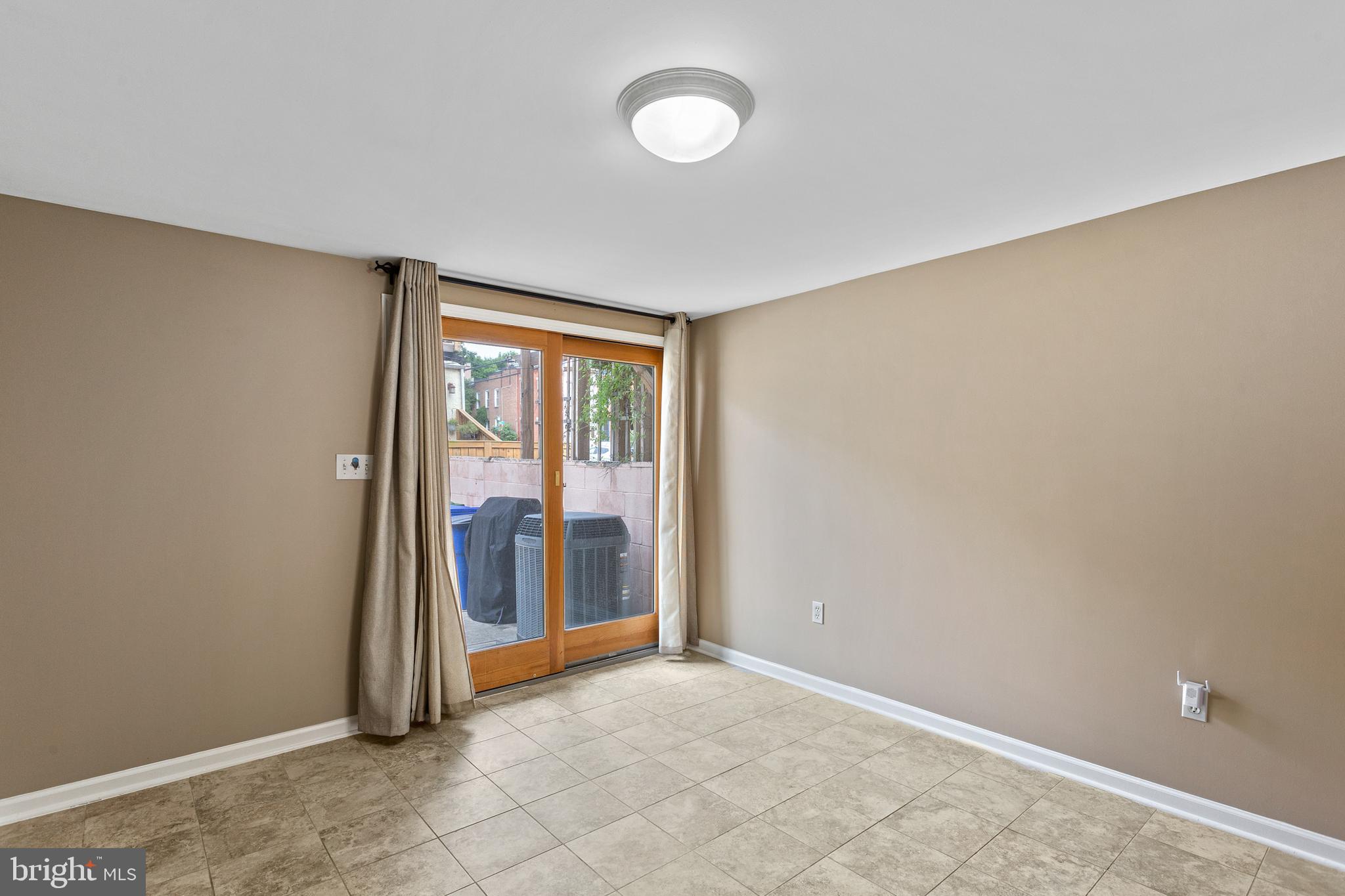 RIVERSIDE - Residential