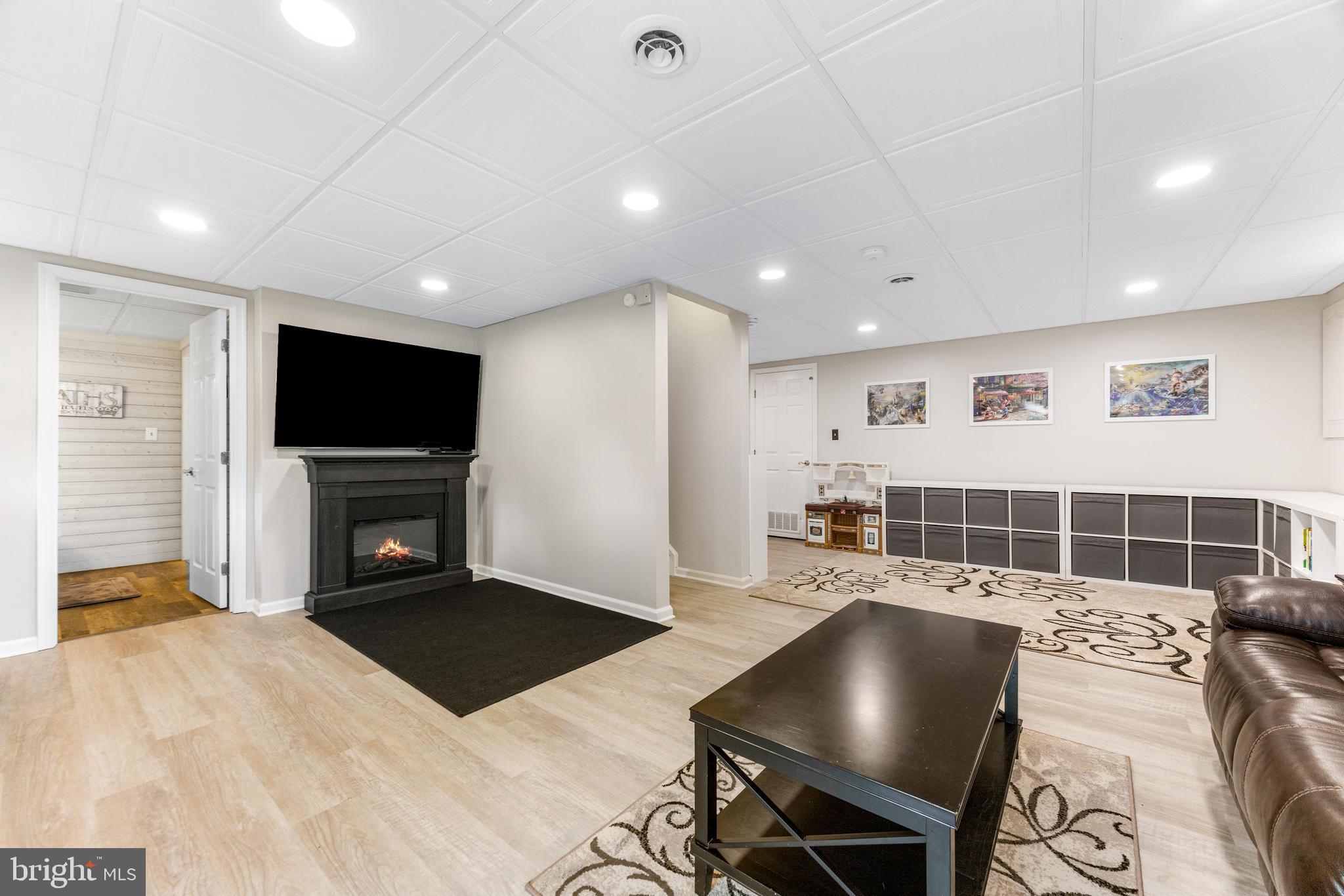 STANSBURY MANOR - Residential