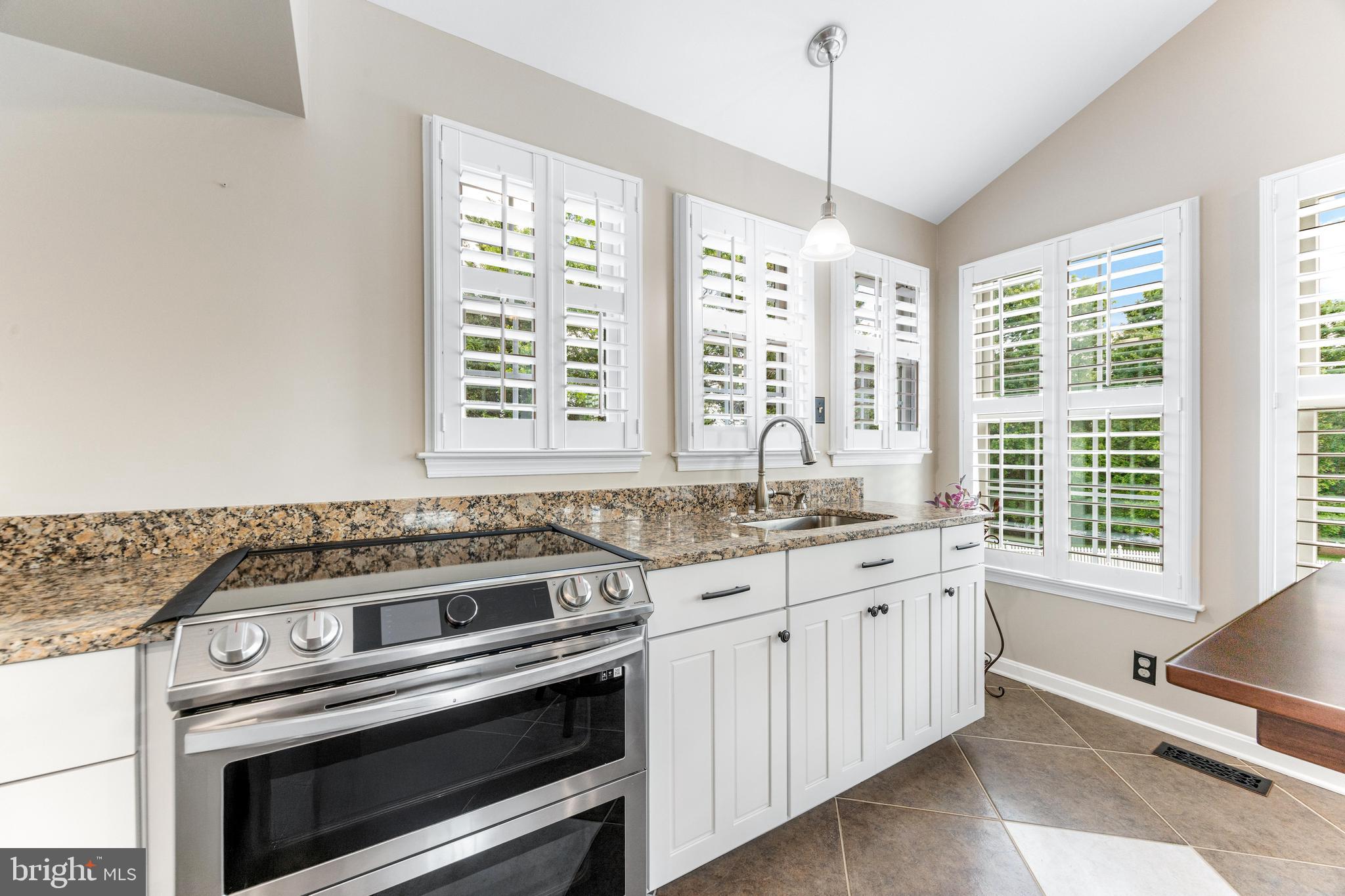 STANSBURY MANOR - Residential