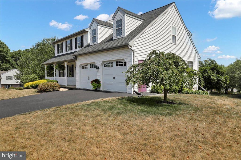 Photo of 12 Conoy Circle, Elizabethtown, PA 17022 (MLS # PALA2053904)